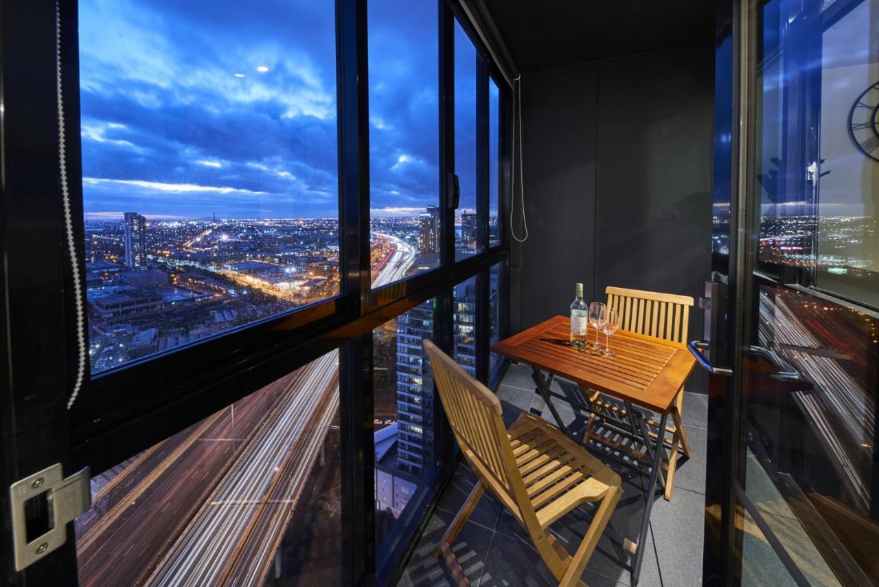 Mega Style Apartments The International Melbourne Exterior photo